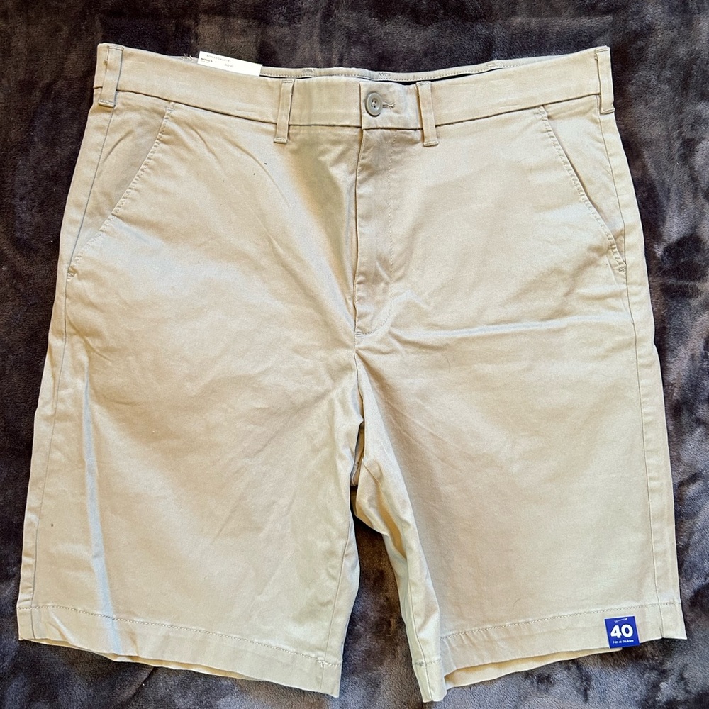 NWT APT9 Khaki Shorts sz 40